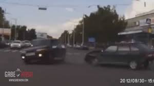 O maşină s-a teleportat după un accident în Rusia